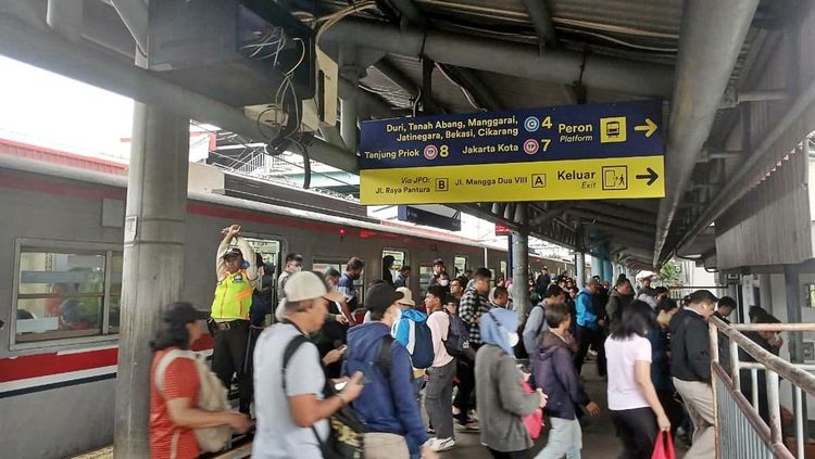 Layanan KRL Kampung Bandan Pulih Total: Jalur Bebas Banjir