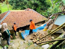Tanah Longsor di Sukajaya Bogor Rusak 4 Rumah, 2 Keluarga Mengungsi