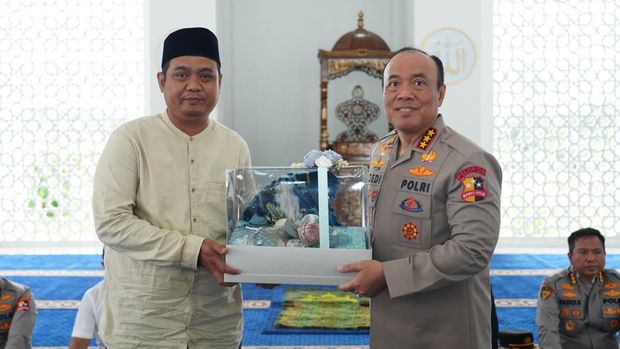 Wakapolri Komjen Dedi Prasetyo meninjau SMA Kemala Taruna Bhayangkara (SMA KTB) di Gunung Sindur, Kabupaten Bogor. (dok istimewa)