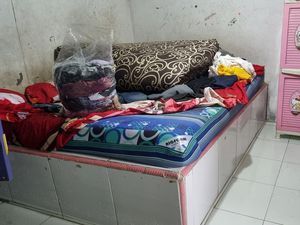 Warga Warakas Jakut Ganti Ranjang Kayu dengan Coran gegara Sering Kebanjiran
