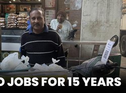 15 Tahun Jualan Adonan Kue, Ayah Ini Berhasil Antar Putrinya Jadi Sarjana