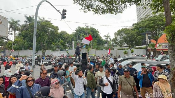 Demo Jagal RPH Kembali Datangi DPRD Kota Surabaya