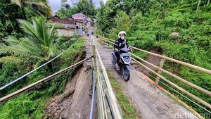 Potret Jembatan Rusak di Ponorogo Masih Dilewati Warga