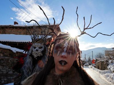 Karnaval Vevcani Rayakan Tahun Baru Ortodoks dengan Tradisi Berusia 1.400 Tahun