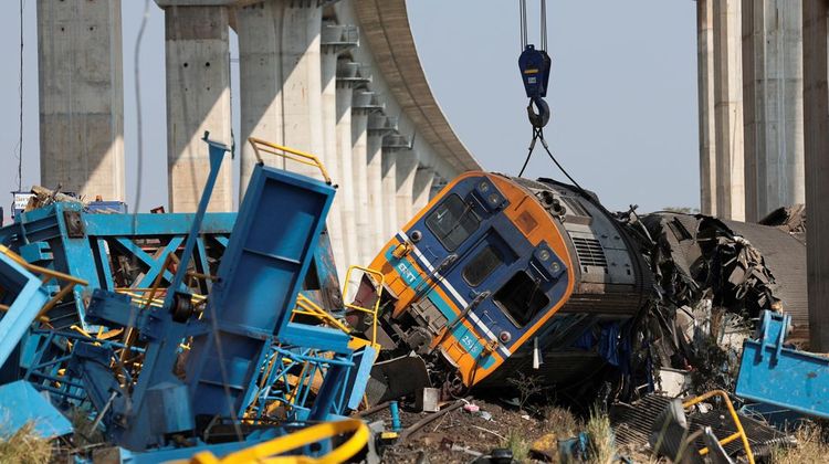 Rentetan Kecelakaan Crane Mengancam Proyek Kereta Cepat dan Jalur Vital
