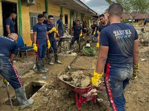 Kemenimipas Kirim 119 Taruna Poltekip-Poltekim Bantu Pemulihan Aceh