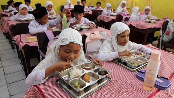Makan Bergizi Gratis Serap Rp51,5 Triliun Anggaran APBN 2025