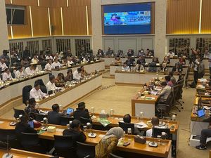 Rapat di DPR, Menhut Raja Juli Usul Tambah 21 Ribu Polisi Kehutanan