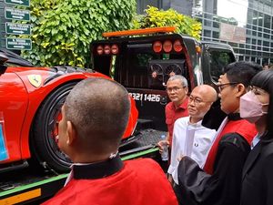 Momen Majelis Hakim Cek Ferrari hingga Harley Davidson di Sidang Migor