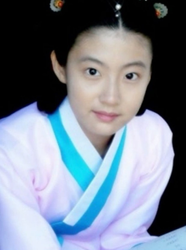 Potret Nam Ji Hyun di drama 'The Great King Sejong'/ Foto: hancinema.net Nam Ji Hyun pertama kali membintangi drama sageuk sejak aktif menjadi aktris cilik. Drama sageuk yang pertama dibintanginya adalah 'The Great King Sejong'.