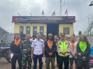 Dompet dan Senter Jadi Petunjuk Kunci Penemuan Ali di Gunung Slamet