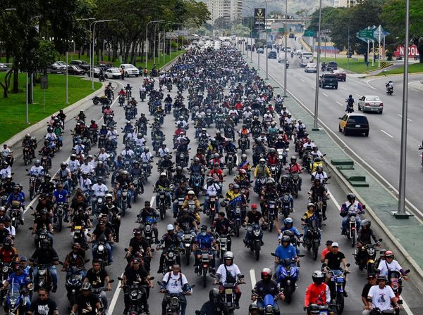 Ribuan Pekerja Transportasi Venezuela Tuntut Maduro Dibebaskan