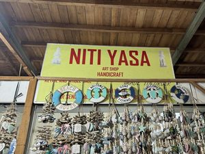 Toko dengan Nama Bahasa Bali, Sebuah Tren atau Tradisi