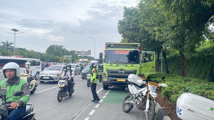 Kemacetan Gatsu-Kuningan: Truk Bermasalah Jadi Pemicu Utama
