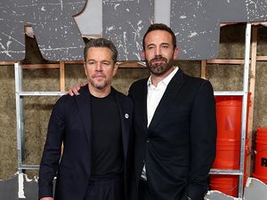 Sindir Budaya Nonton Sambil Main HP, Matt Damon Bongkar Dapur Netflix