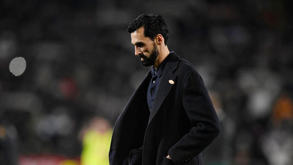 Alvaro Arbeloa didoakan bisa meraih trofi agar bertahan di Real Madrid. (Foto: REUTERS/Pablo Morano)