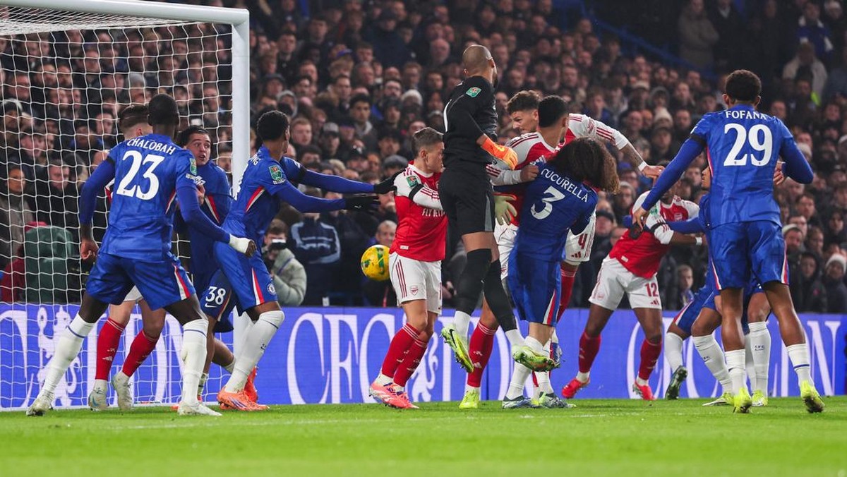 Momen gol Ben White. (Foto: Getty Images/Marc Atkins)
