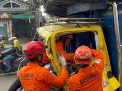 Tabrakan Truk Vs Truk di Mangkang Semarang, Sopir Tewas Terjepit