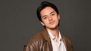 7 Foto Jeremie Moeremans, Adik Aurelie yang Disebut dalam Buku Broken Strings