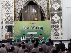 Peringati Isra Mikraj, Kapolresta Sidoarjo Ajak Anggota Perkuat Iman-Pelayanan