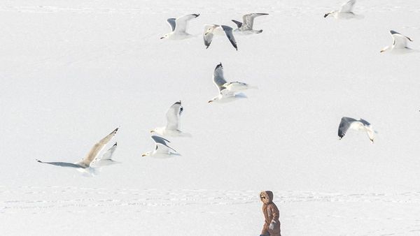 Kyiv Terbalut Salju di Tengah Ancaman Serangan Rusia
