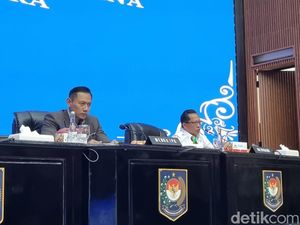 Mendagri Target Wilayah Terdampak Bencana Sumbar Sudah Normal Sebelum Ramadan