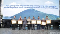 Mendes Beri Penghargaan Korporasi di Hari Desa Nasional