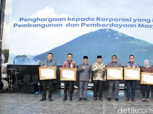 Mendes Beri Penghargaan Korporasi di Hari Desa Nasional