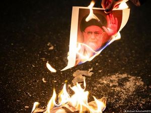 Mengapa Gejolak Iran Menarik Kepentingan Dunia?