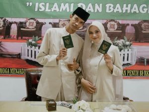 Viral Menikah di KUA Tanpa Resepsi, Foto Estetik Pasangan Ini Bikin Salfok