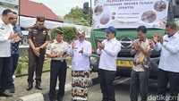 Menteri Agus Lepas Ekspor Coco Shade Karya 18 Napi Lapas Cirebon ke Spanyol