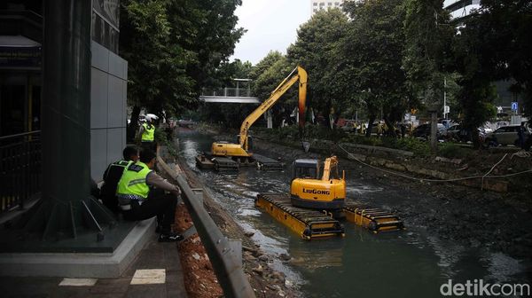 Pengerukan Sungai Setiabudi Jadi Langkah Dini Cegah Banjir Jakarta