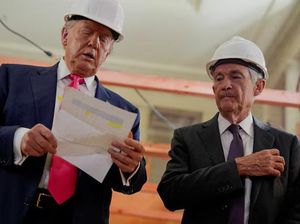 Trump Ancam Tuntut Bos Bank Sentral AS Gegara Renovasi Gedung Puluhan Triliun