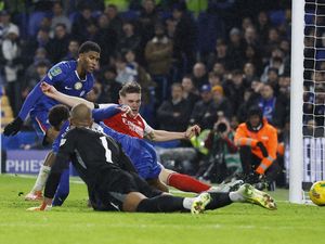 Reaksi Rosenior soal Blunder Fatal Sanchez Usai Chelsea Ditekuk Arsenal