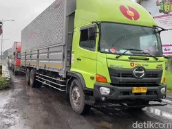 Info Lur! Pantura Pati-Rembang Tergenang Banjir, Macet Nyaris 1 Km