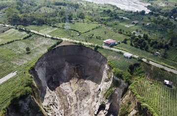 Bencana Alam Misterius di Jantung Dataran Tinggi Gayo: Mengapa Lubang Raksasa di Aceh Tengah Terus Meluas?