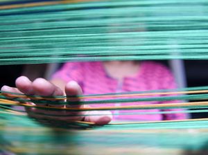 Di Balik Sarung Tenun Samarinda yang Terkenal ke Mana-mana