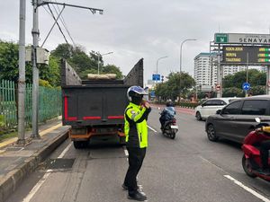 Hati-hati, Ada Truk Gangguan di Senayan Arah Slipi Jakbar