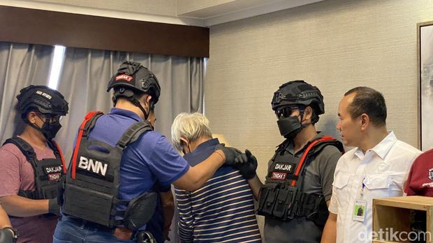 BNN membongkar produksi vape isi liquid narkoba di apartemen Jaksel. (Devi/detikcom)