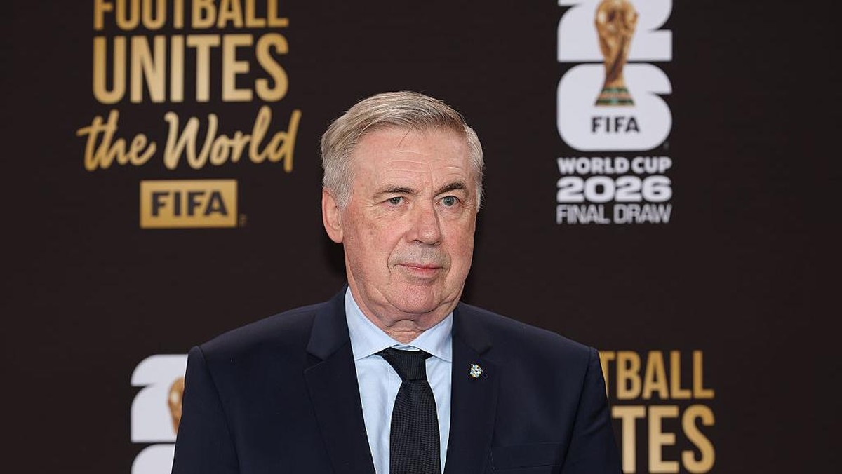 Carlo Ancelotti dianggap cocok jadi pelatih baru Man United musim depan. (FIFA via Getty Images/Emilee Chinn - FIFA)