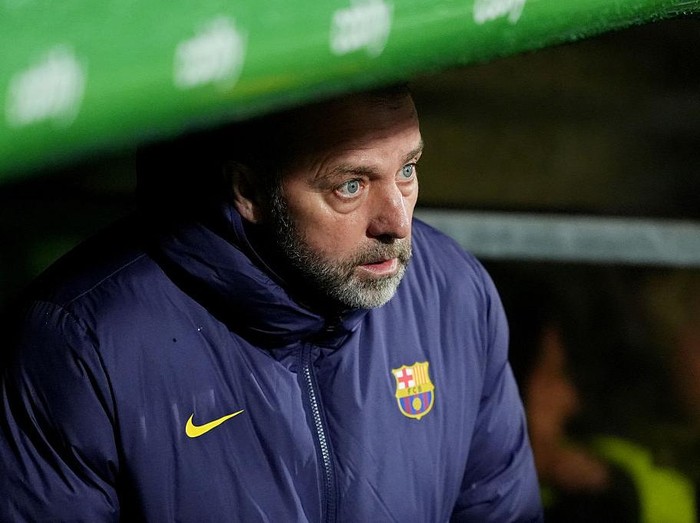 SANTANDER, SPAIN - JANUARY 15: Hansi Flick, Head Coach of FC Barcelona, looks on prior to the Copa del Rey Round of 16 match between Racing de Santander and FC Barcelona at El Sardinero on January 15, 2026 in Santander, Spain.  (Photo by Juan Manuel 