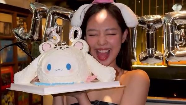 Momen Keseruan Jennie BLACKPINK Rayakan Ultah ke-30