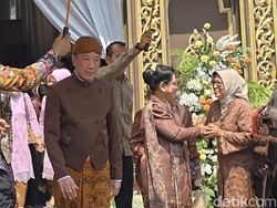 Jokowi Jadi Saksi Nikah Keponakan di Solo, Gibran-Kaesang Hadir