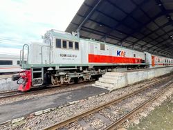 KA Ambarawa Relasi Surabaya-Semarang Telat Berangkat Akibat Banjir