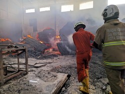 Pabrik Triplek di Terboyo Semarang Terbakar, Baru Padam Usai 6 Jam