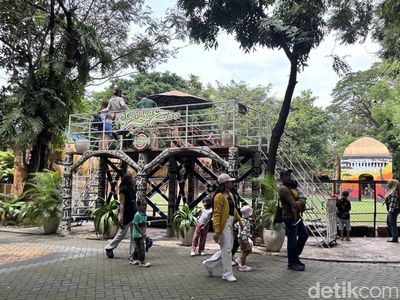 Kebun Binatang Surabaya Ramai saat Libur Panjang