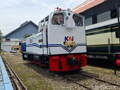 Livery Lawas Lokomotif D301 dan BB306