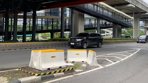 Sebanyak dua tiang monorel di Jalan Rasuna Said, Jakarta Selatan, sudah dibongkar.