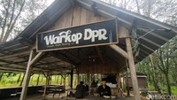 Menikmati Kopi di Tengah Hutan Karet ala Warkop DPR Kuningan