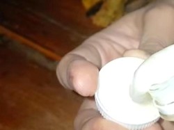 Wali Murid di Lombok Timur Keluhkan Susu MBG Menggumpal Mirip Slime